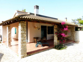 Casa Vacanza Ondablu CaseSicule, on the Beach with big Veranda and Wifi Santa Maria Del Focallo